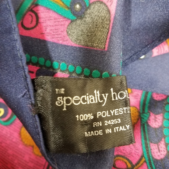 The Specialty House Scarf Made in Italy - Picture 7 of 9